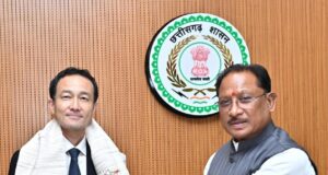 मुख्यमंत्री श्री विष्णु देव साय से जापान दूतावास के राजनीतिक मामलों के मंत्री श्री आबे नोरिआकि ने की सौजन्य मुलाकात