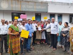 शिक्षकों ने निकाली ‘टेट मुक्ति रैली’, मुख्यमंत्री के नाम सौंपा ज्ञापन