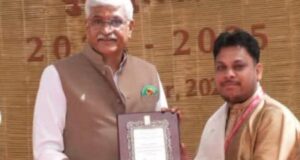 छत्तीसगढ़ की कला प्रतिभाओं ने राष्ट्रीय मंच पर लहराया परचम, केंद्रीय मंत्री श्री गजेन्द्र सिंह शेखावत ने जशपुर के डॉ. आनन्द पाण्डेय और सारंगढ़ के श्री घनश्याम साहू को किया सम्मानित
