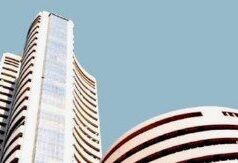शेयर बाजार में आज भारी गिरावट, सेंसेक्स 900 अंक फिसला, जानें क्या है वजह