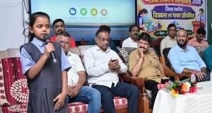बच्चों ने रंगों और शब्दों में उकेरा ‘विकसित भारत’ का सपना