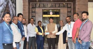 बस्तर के बाढ़ प्रभावितों की मदद के लिए आगे आए सामाजिक संगठन और सहकारी बैंक परिवार