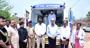 राज्यपाल श्री रमेन डेका ने बेहराखार में पीएम जनमन अंतर्गत संचालित मोबाइल मेडिकल यूनिट का किया अवलोकन