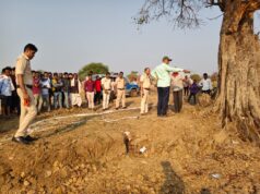 थाना सकरी सतीश कौशिक की मृत अवस्था में लाश, हत्या की आशंका, सिर में चोट के निशान पाए गए हैं आज 12 बजे अपने घर से निकला था।